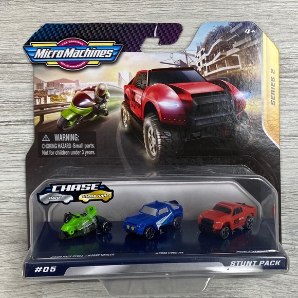 Micro Machines Stunt Pack #05 Series 2 Chase - New - Picture 1 of 8